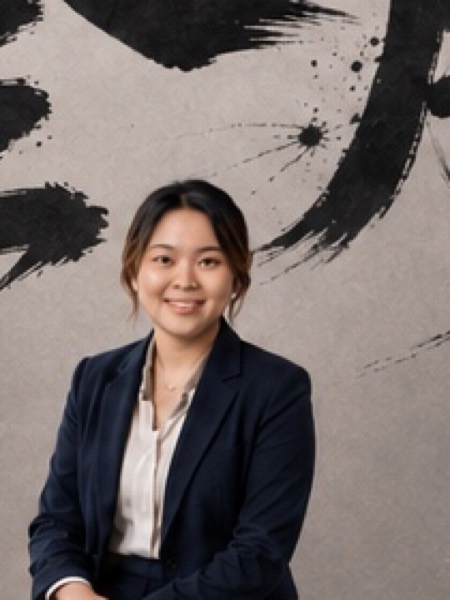 Michelle 老师 — WeWrites DSE 英文教师（官方英文组合照原图）