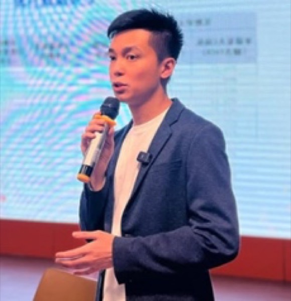 明老师 — WeWrites 顾问（海外教育咨询）